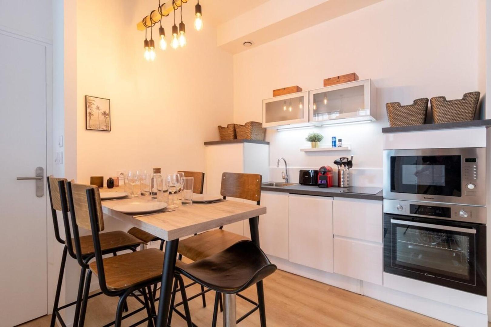 Апартаменты Unique 3 Bed House In Old Lille! Экстерьер фото