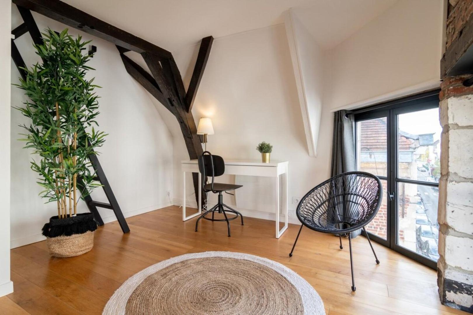 Апартаменты Unique 3 Bed House In Old Lille! Экстерьер фото